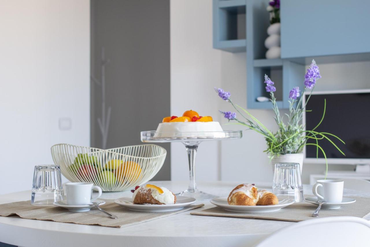 M'Place Apartments ปาแลร์โม ภายนอก รูปภาพ