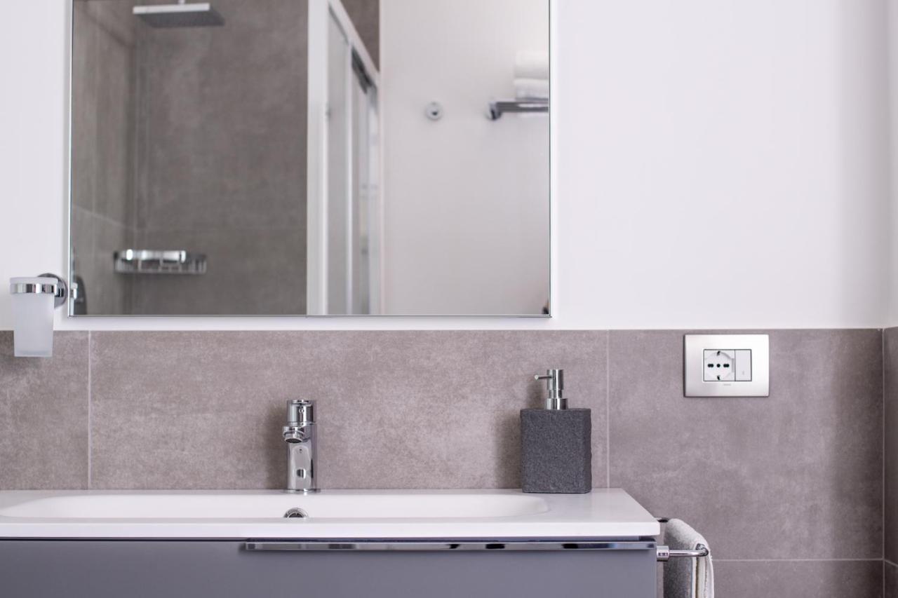 M'Place Apartments ปาแลร์โม ภายนอก รูปภาพ